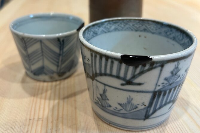1.5〜2 Hours Traditional Kintsugi Work Shop in Namba Osaka - The lesson begins with lacquer and kintsugi history