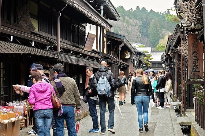 1 Day Private Charter Tour to Shirakawa-go & Takayama - Takayama Jinya explains Takayama’s importance
