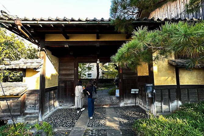 1-Day Winter Tour From Nozawa Onsen: Snow Monkeys, Zenko-ji Temple & Sake - A warm lunch at Japanese Dining GOEN