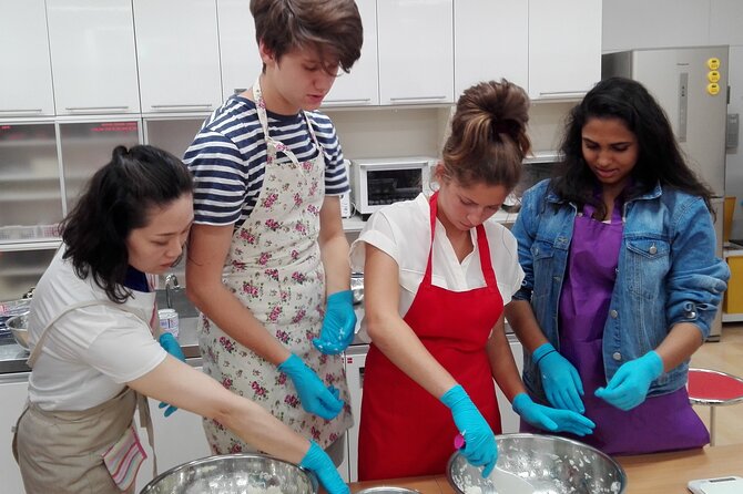 2 hours sushi class - Optional bento and Japanese cooking additions