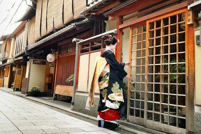 5 Top Highlights of Kyoto Full Day Bike Tour (E-bike option) - Gion: Kyoto’s Historic Streets in a Brief Visit