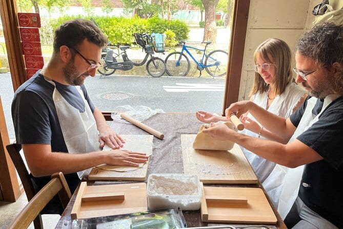 90 min Shared Handmade Udon Experience - Food restrictions and vegetarian participation