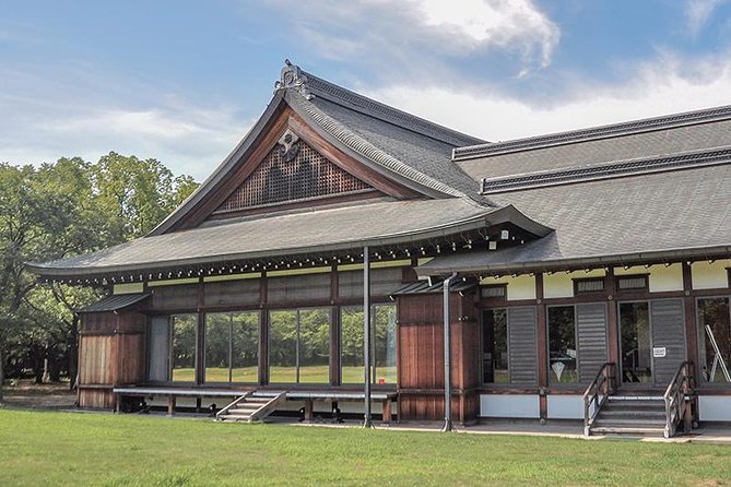 A Tour to Explore the Symbol of Osaka: Osaka Castle - Passing Through Ōte-mon Gate and Its Massive Stones