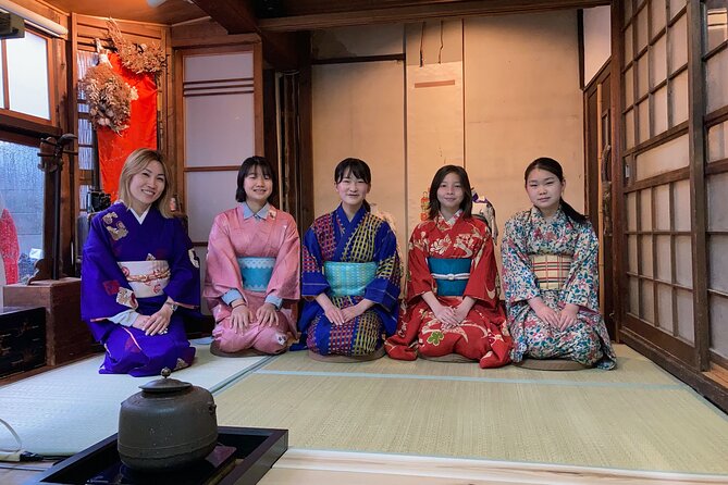 A Unique Antique Kimono and Tea ceremony Experience in English - Meeting Toku and his family