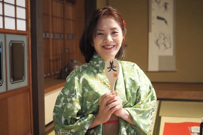 An Amazing set of Cultural experience: Kimono, Tea Ceremony and Calligraphy - Calligraphy practice with a personal souvenir