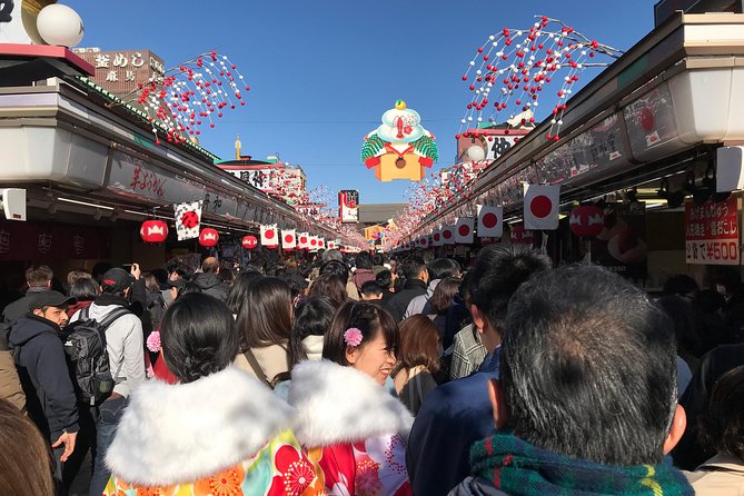 Asakusa: 1400-year history exploration - Kaminarimon Gate and the first taste of Asakusa