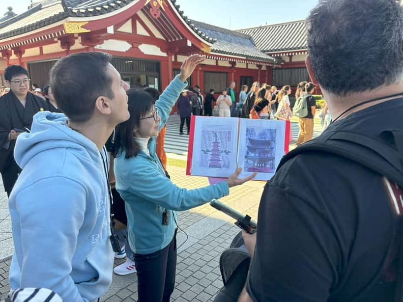 Asakusa: A Big-picture History Walk to Know Japan - Getting the religious basics at the Culture Tourist Information Center