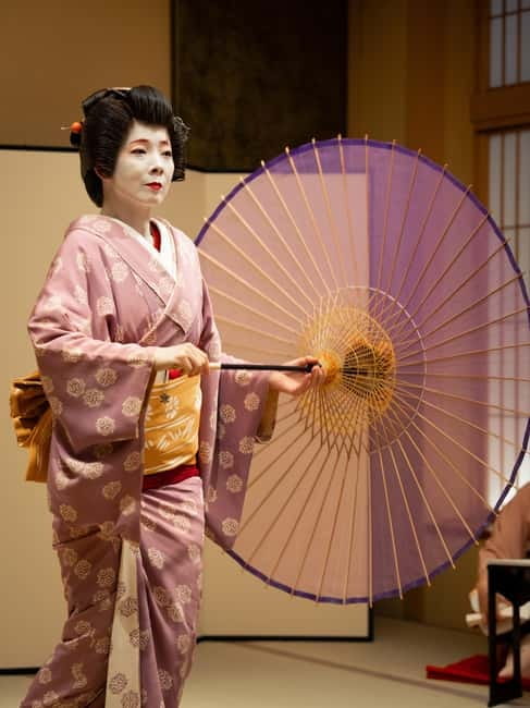 Asakusa: Geisha Performance and Tea House Experience - Key points at a glance