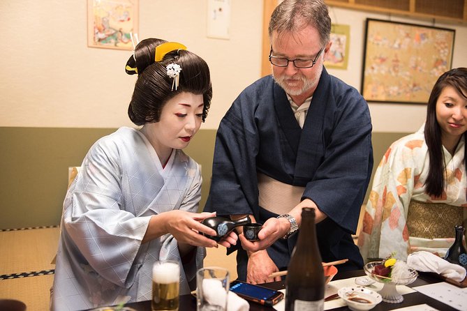 Authentic Geisha Performance with Dinner in Tokyo - Dance, Music, and Geisha Games