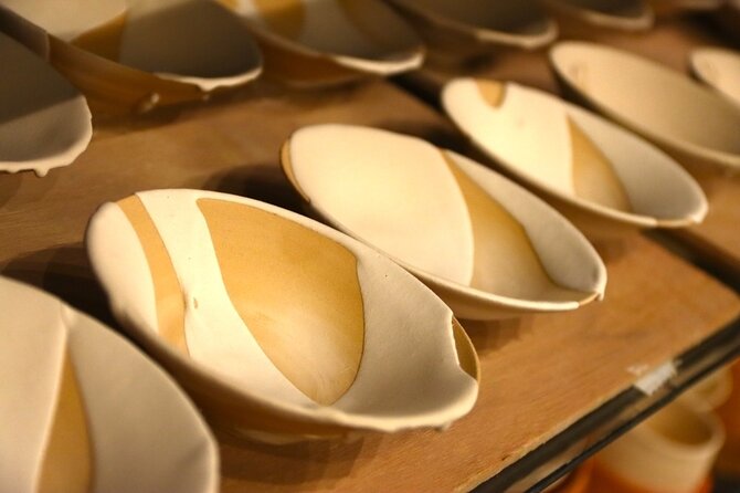 Authentic Pure Gold Kintsugi Workshop with Master Taku in Tokyo - Master Taku and the teaching style