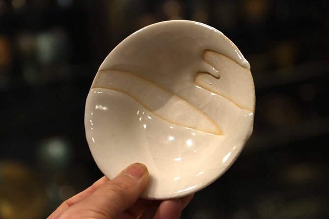 Authentic Pure Gold Kintsugi Workshop with Master Taku in Tokyo - Practical details that affect your day