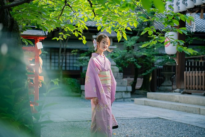 Beautiful Photography Tour in Kyoto - Hanami-koji and the first Gion portraits