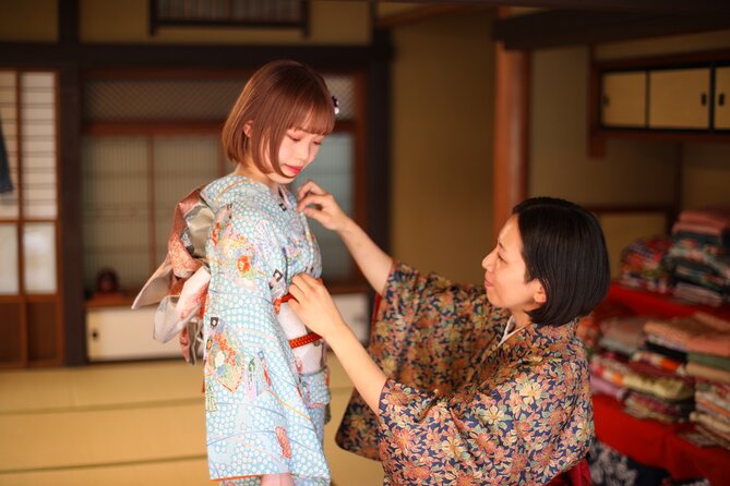Cultural Activities :Kimono, tea ceremony, Calligraphy and Amulet - How the two-hour schedule works