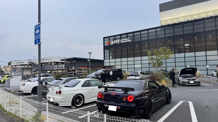 Daikoku & Tokyo Private JDM Tour by 700HP R34 GT-R - Who will get the most from the $586 price?
