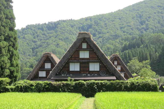[Day trip bus tour from Kanazawa Station] Weekend only! World Heritage Shirakawago Day Bus Tour - Meeting at Kanazawa Station at 9:20 am