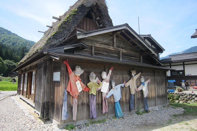 [Day trip bus tour from Kanazawa Station] Weekend only! World Heritage Shirakawago Day Bus Tour - Stop two: Hida lunch in a traditional setting