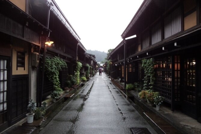 Day Trip for Shirakawago ,Takayama & gujo hachiman from Nagoya - The real cost is measured in time