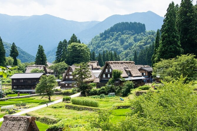 Departing from Takayama [Regular sightseeing bus] World Heritage Sites Shirakawago and Gokayama Ainokura - The Hida mountain road to Gokayama