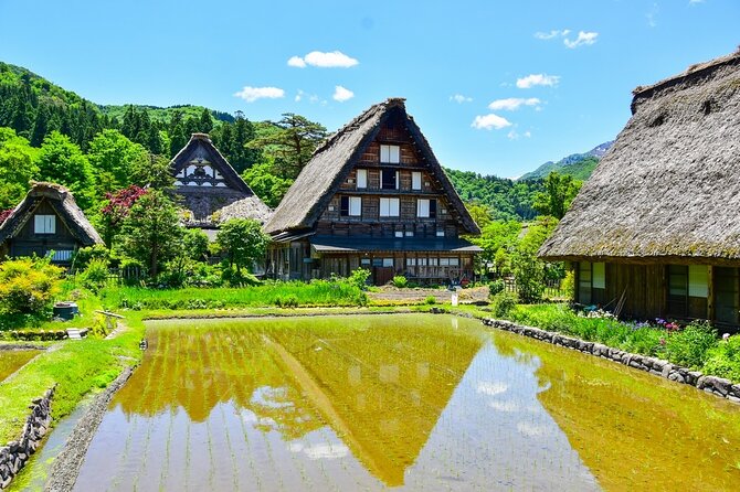 Departing from Takayama [Regular sightseeing bus] World Heritage Sites Shirakawago and Gokayama Ainokura - The Minkaen open-air museum