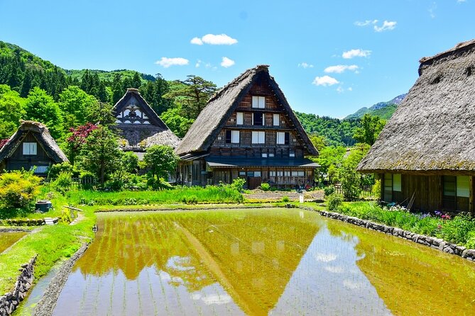 Departing from Takayama [Regular sightseeing bus] World Heritage Sites Shirakawago and Gokayama Ainokura - Tenshukakau Observatory and the classic view