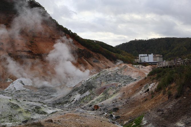 [Departure from Sapporo] Noboribetsu Jigokudani, Lake Toya, Cape Chikyu by private car - Jigokudani explains Noboribetsu’s hot springs