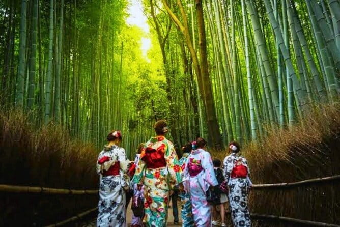 Discover Himeji, Kobe and Nara from Osaka - Kobe’s Nankin-machi: lunch with a limited clock