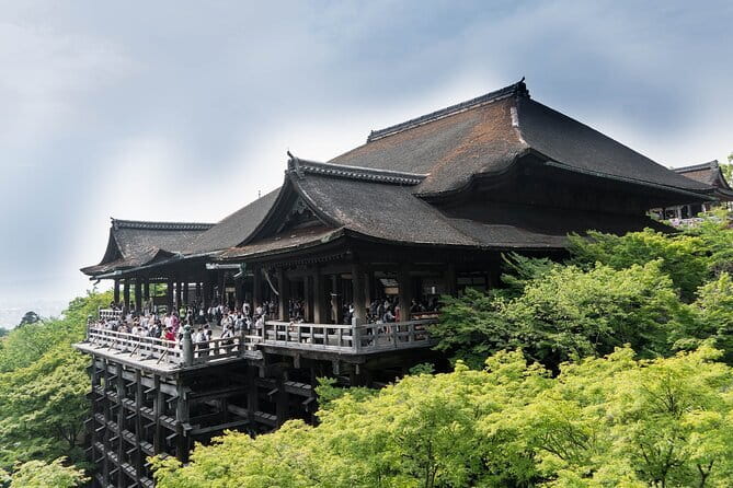 Discover Himeji, Kobe and Nara from Osaka - Starting at Osaka Mode Gakuen at 8:00 am