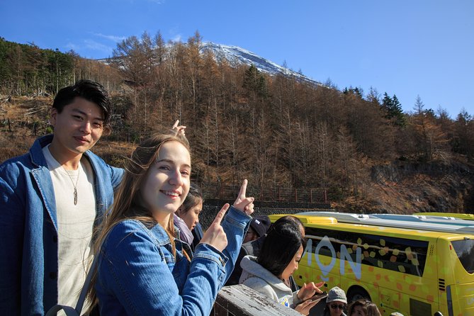 Discover Mt. Fuji 5th Station & Kawaguchiko Sightseeing Day Tour - Two and a half hours around Lake Kawaguchiko