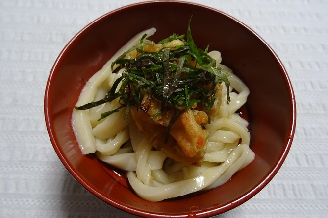 Experience all of Japanese culture and Japanese food experience classes "origami, udon, Japanese food, green tea, calligraphy" in 4 hours - Meeting Taka at JR Omori Station