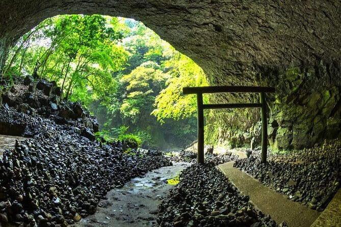 From Fukuoka: Miyazaki, Takachiho Gorge And Shrine Day Tour - Choosing between the standard route and the boat and lunch version