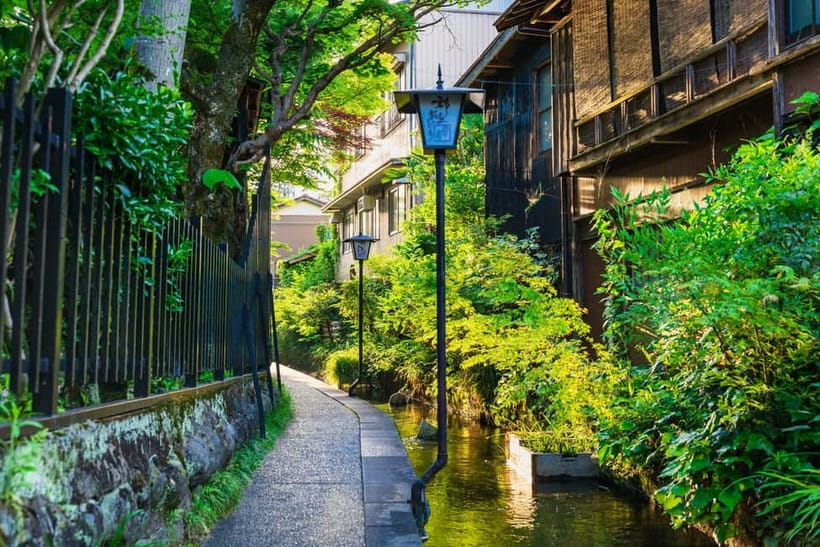 From Nagoya: Gujo, Hida Takayama, and Shirakawa-go Day Tour - A guide-led tour with plenty of independence