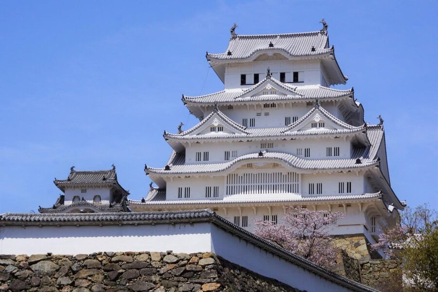 From Osaka: Himeji Castle, Arima Onsen & Mt. Rokko Day Tour - Lunch at Karoyashiki-ato Park