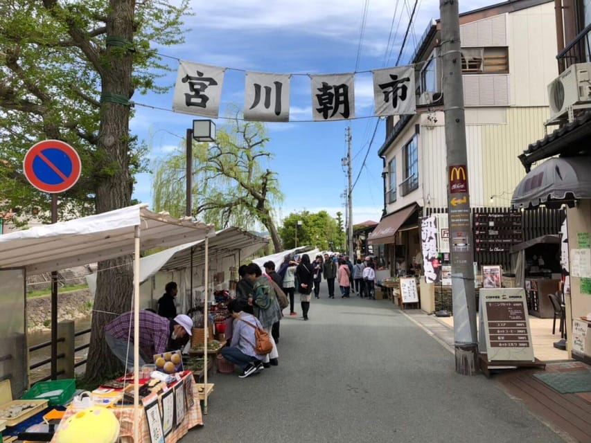 From Takayama: Guided Day Trip to Takayama and Shirakawa-go - One hour to explore Shirakawa-go on your own