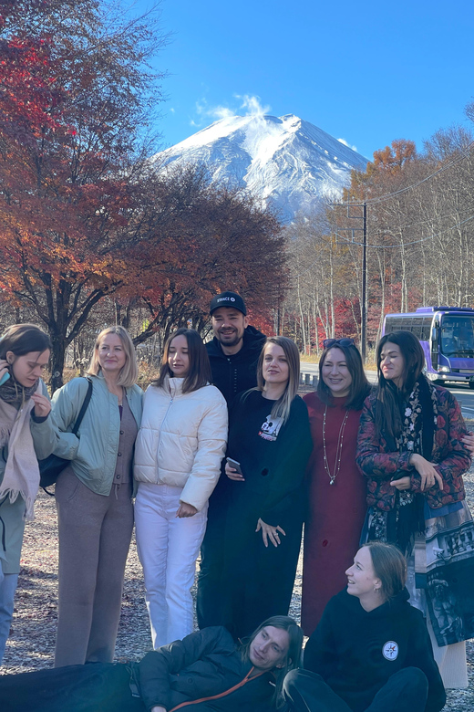 From Tokyo: Mount Fuji Full Customized Tour English Guide - Climbing to Chureito Pagoda at Arakurayama Sengen Shrine