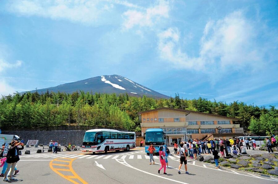 From Tokyo: Mt.Fuji, Lake Kawaguchi, Oshino Hakkai Day Tour - The bus schedule and the real cost of a one-day trip