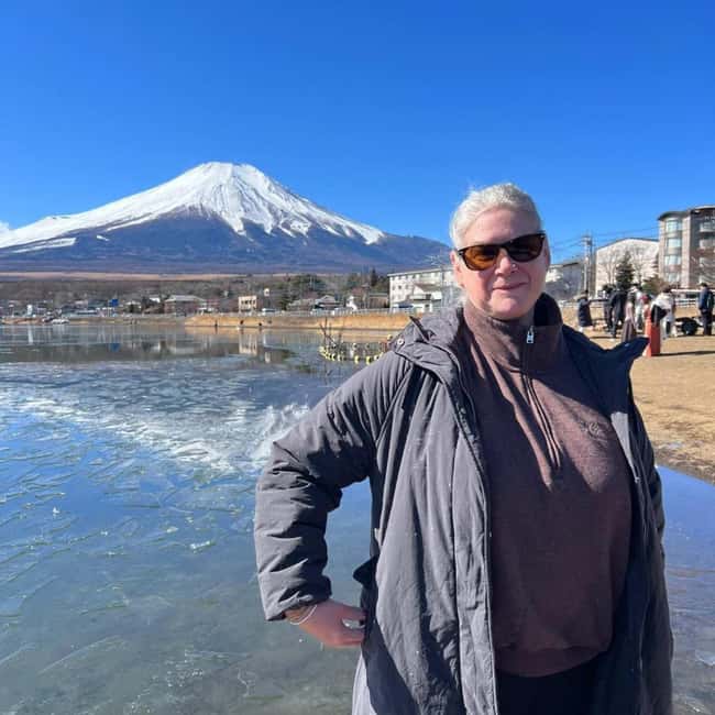 From Tokyo: Mt Fuji Private Day Tour In Luxury Land Cruiser - Lake Kawaguchi and the Fuji Five Lakes