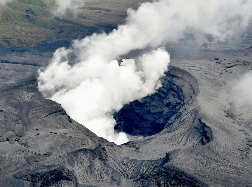 Fukuoka: Mt. Aso Volcano & Kurokawa Onsen Scenic Day Tour - A long Kyushu day from Hakata