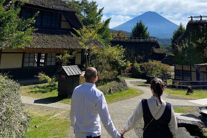 Full Day Tour to Mount Fuji in Spanish - A reconstructed village at Saiko Iyashi no Sato Nemba