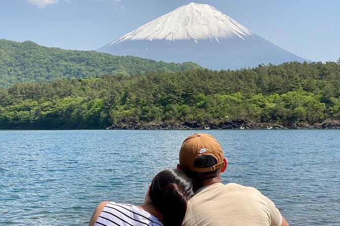 Full Day Tour to Mount Fuji in Spanish - Chureito Pagoda and the classic Japan photograph