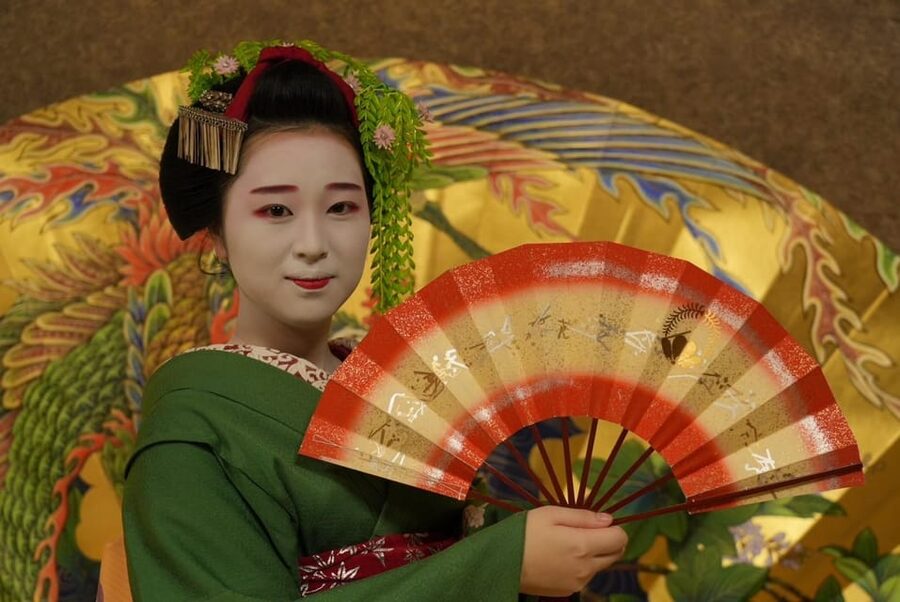 Gion Walking Tour, Geisha Show and Japanese Game in Kyoto - The question-and-answer session
