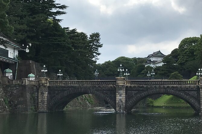 Half-day Tokyo Morning Tour by Hato Bus - What the guide adds to the bus ride