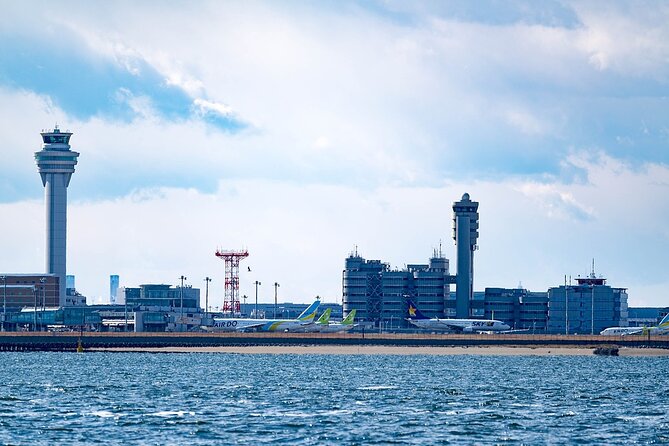 Haneda Airport Private Transfer – Luxury Car & Meet & Greet - Meeting your driver at Haneda Airport
