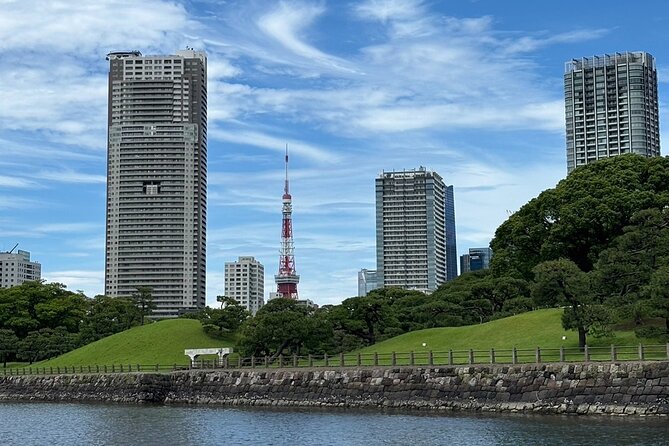 Haneda Airport Private Transfer – Luxury Car & Meet & Greet - Who will get the most value