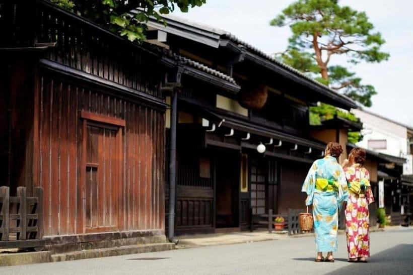 Hida Takayama, Shirakawa-go+Observatory|Day Trip from Nagoya - The long ride into Hida