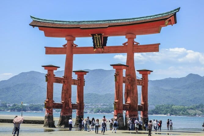 Hiroshima and Miyajima by Bike and Boat - Itsukushima Shrine and the included local lunch