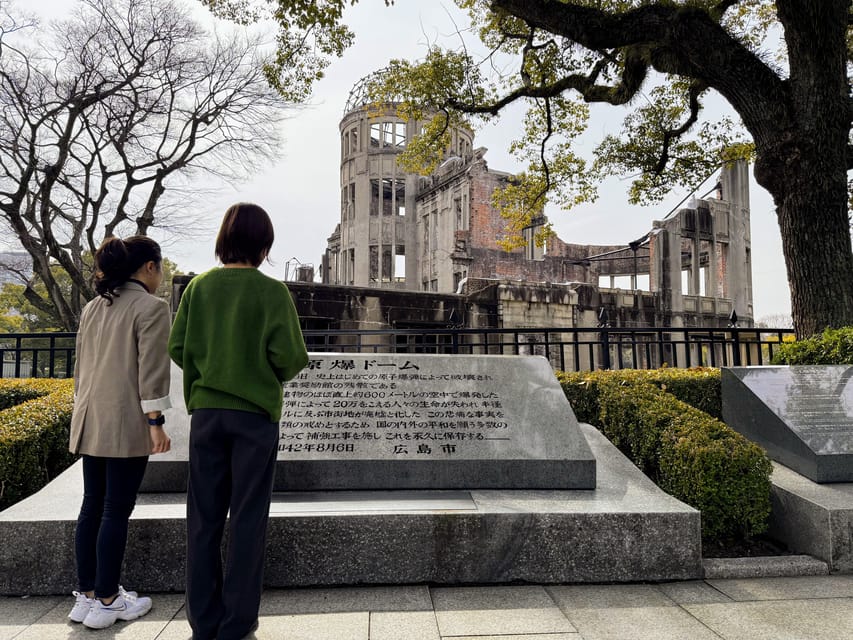 Hiroshima: Hiroshima and Miyajima UNESCO Sites 1-Day Tour - Eating Hiroshima-style okonomiyaki