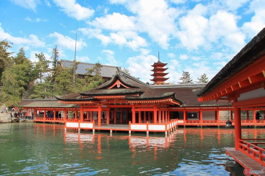 Hiroshima: History and Hidden Gems Tour - Walking Conditions, Weather, and Comfort