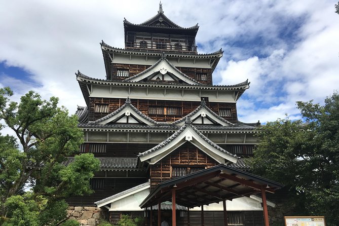 Hiroshima in a Nutshell: Morning Bike Adventure - Shukkei-en: A Calmer Final Stop