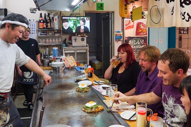 Hiroshima Izakaya Food and Drink Night Tour - Starting with okonomiyaki at Okonomimura
