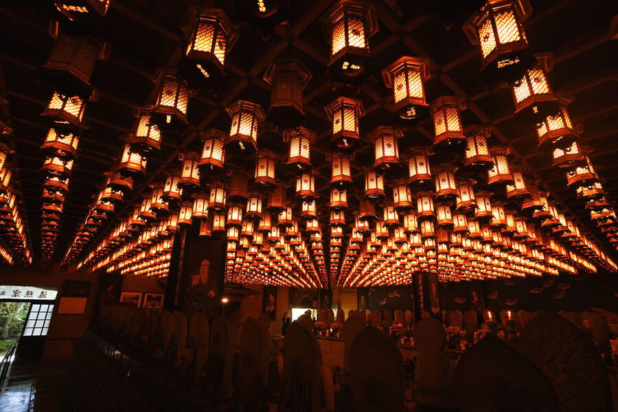 Hiroshima: Miyajima Half-day Historical Walking Tour - Tea, Coffee, and the Souvenir Street Finish